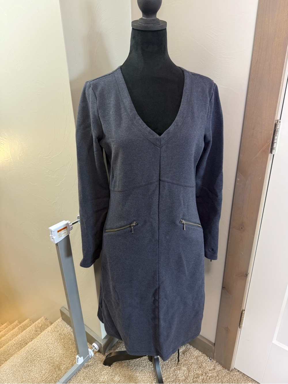Athleta Celebration Dress Ponte Dark Charcoal Gray Long Sleeve‎ V-Neck Stretch M
